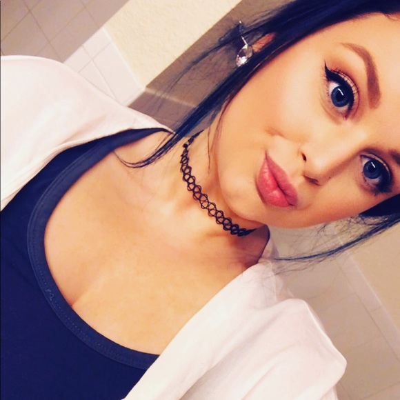 Meet your Posher, Sara - Picture 7 of 7